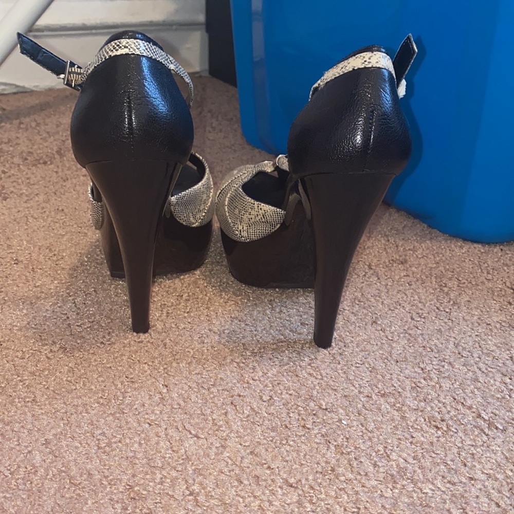 Jessica Simpson Heels - Picture 6 of 7